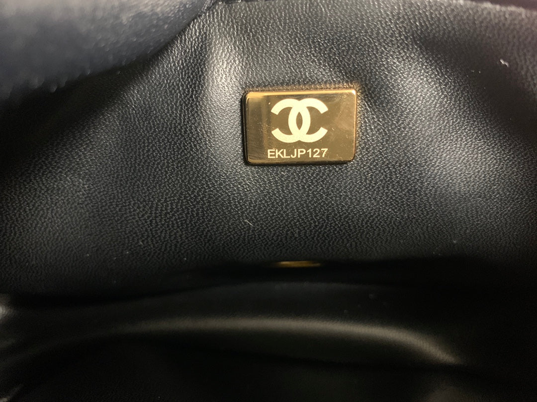 Chanel FLAP BAG AS2675