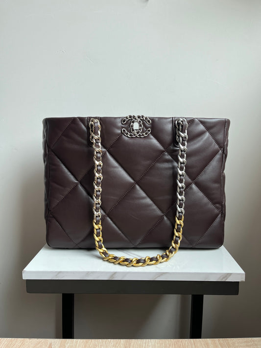 CHANEL 19 SHOPPING BAG 3360