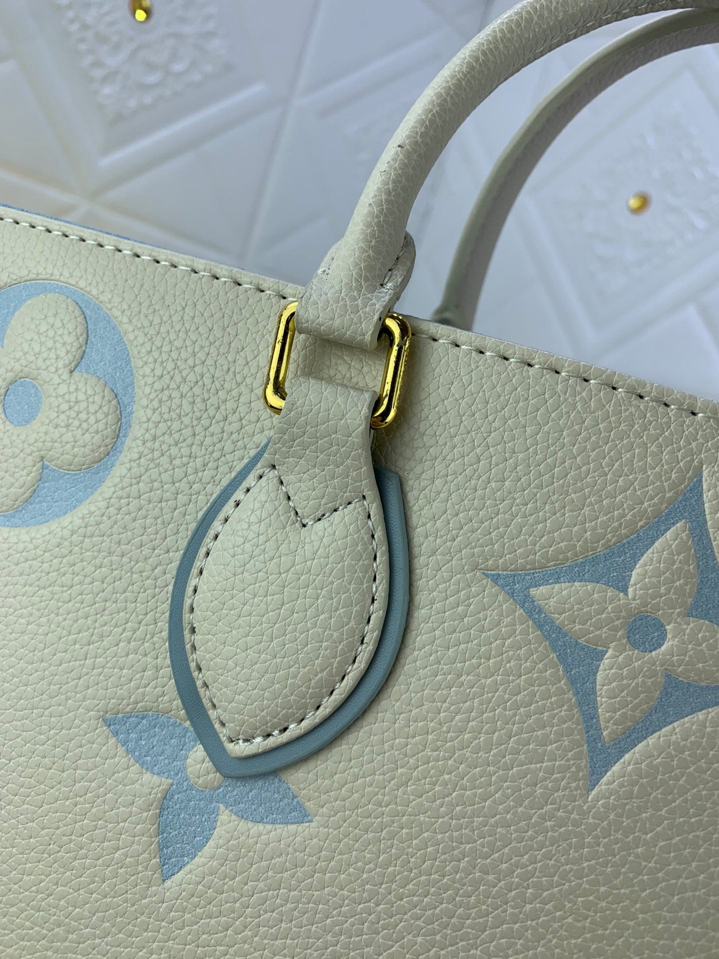 Louis Vuitton(ルイヴィトン) ONTHEGO ミディアム ハンドバッグ