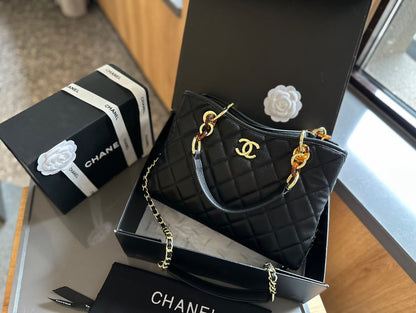 CHANEL 中世のダイヤモンド トートバッグ