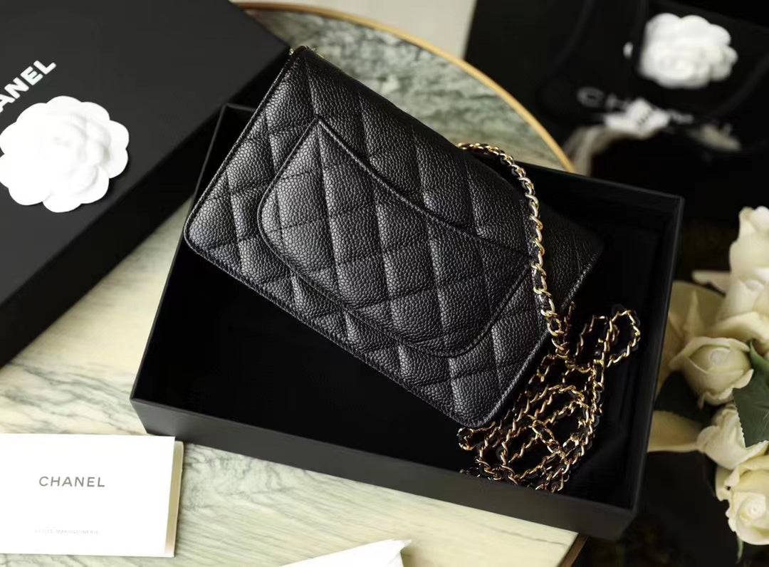 CHANEL WALLET ON CHAIN A33814