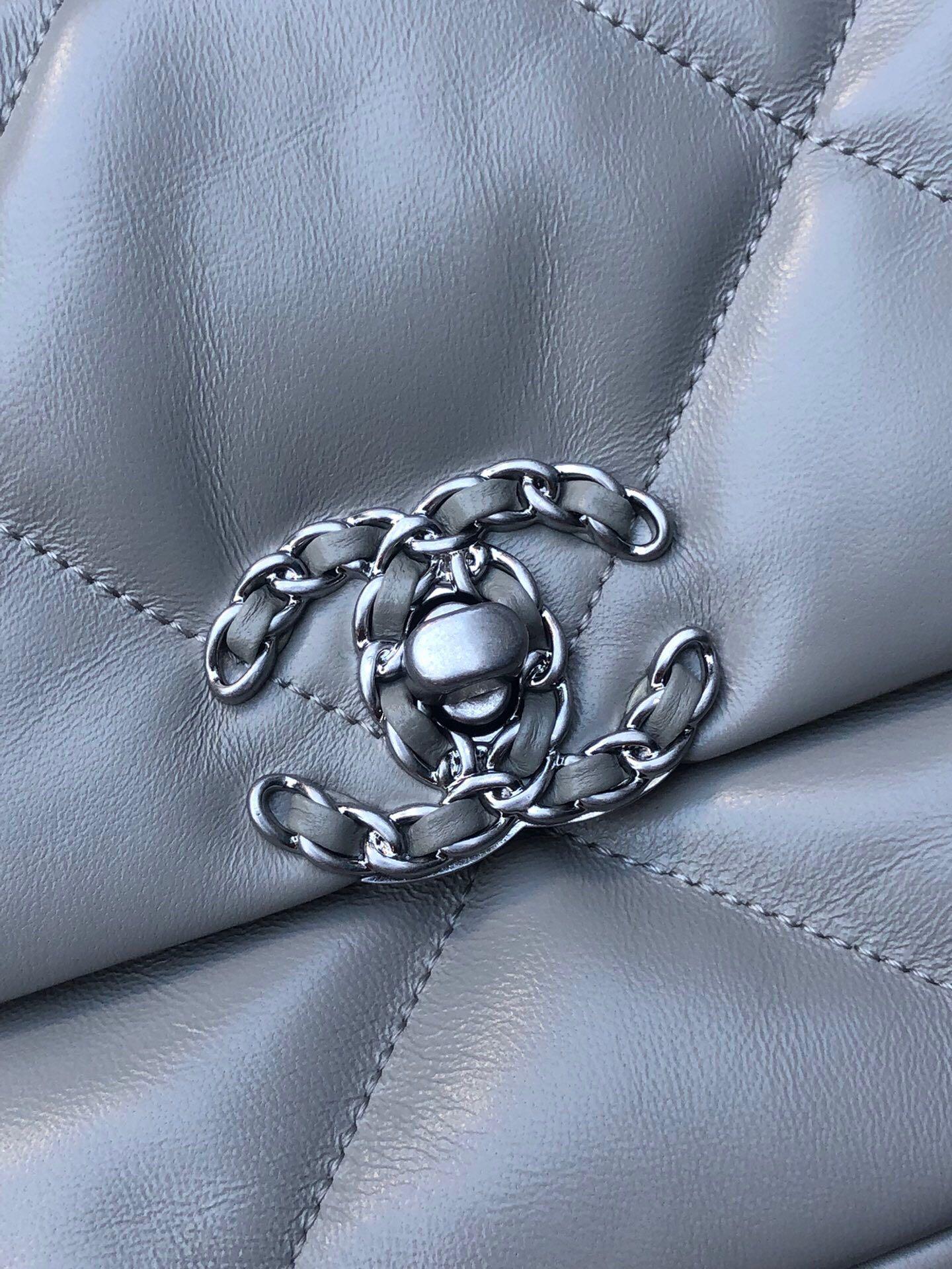 Chanel 19 small 1160