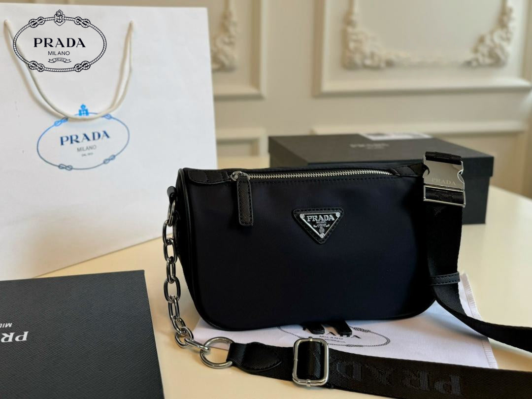 【PRADA 公式 旗艦店】プラダ 斜めがけバッグ 当日出荷 好評に付き再入荷！24*15CM 240719