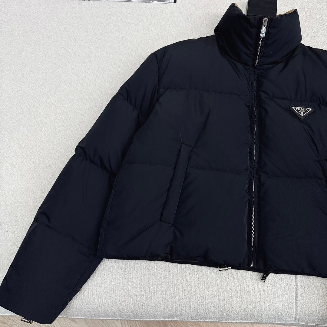 【PRADA旗艦店】ダウンジャケット、ご好評に付き再入荷！