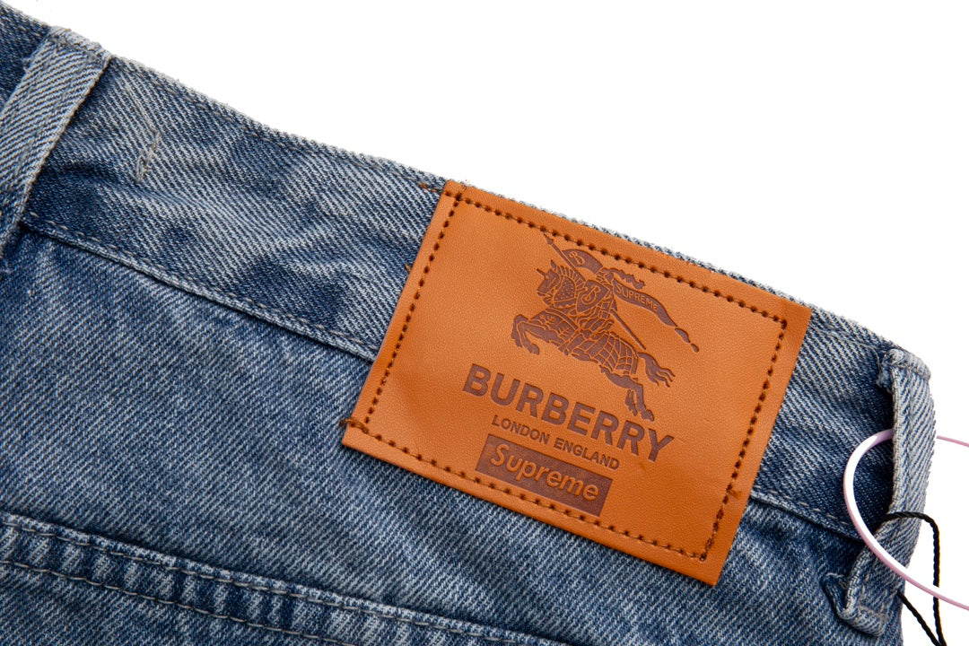 【BURBERRY 公式旗艦店】バーバリー ジーパン ご好評に付き再入荷！