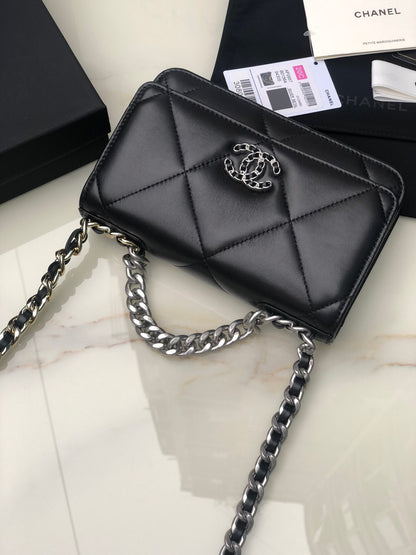 CHANEL 19 WALLET ON CHAIN 0957