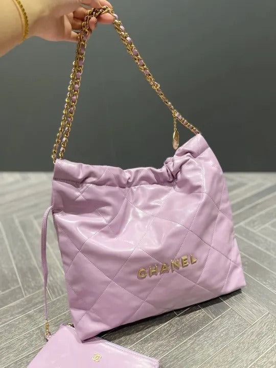 VERY雑誌掲載！通勤からお出かけまで?【CHANEL】シャネル 22 ハンドバッグ
