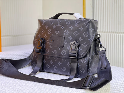エレガント☆Louis Vuitton☆LV トレイル ショルダーバッグ M46972