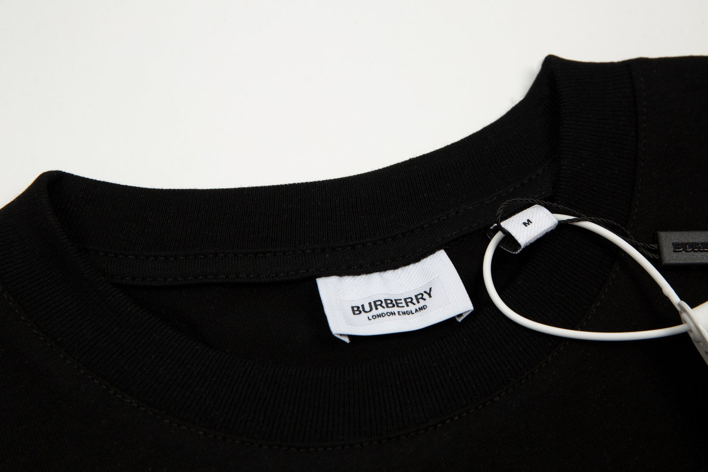 🔥2 つのうち 1 つが無料になります🔥🔥【BURBERRY 公式旗艦店】バーバリー Tシャツ ご好評に付き再入荷！