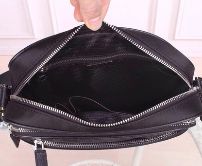 【PRADA 公式 旗艦店】プラダ 斜めがけバッグ 当日出荷 好評に付き再入荷！27*25*8CM