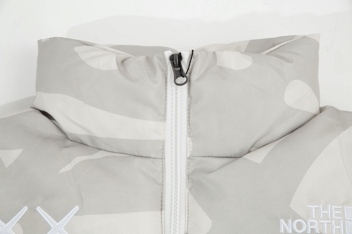 【The North Face】KAWS1996 ダウンジャケット ご好評に付き再入荷！