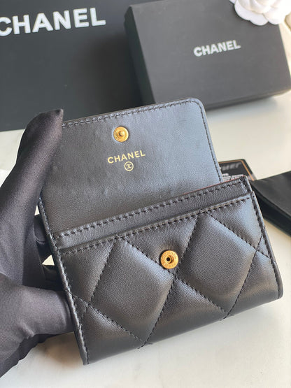 CHANEL 19 FLAP CARD HOLDER AP1790
