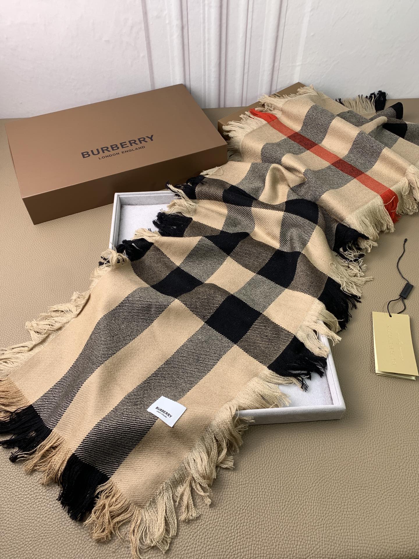 【2024】【BURBERRY バーバリー】オートクチュール ファッション トランジショナル カラー ロング ビアード スカーフ35*240CM