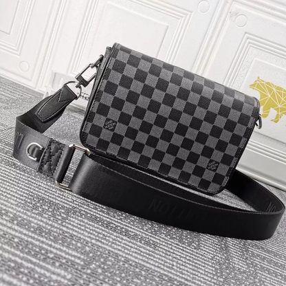 LOUIS VUITTON ルイヴィトン メッセンジャーバッグ 23.5X14X5CM