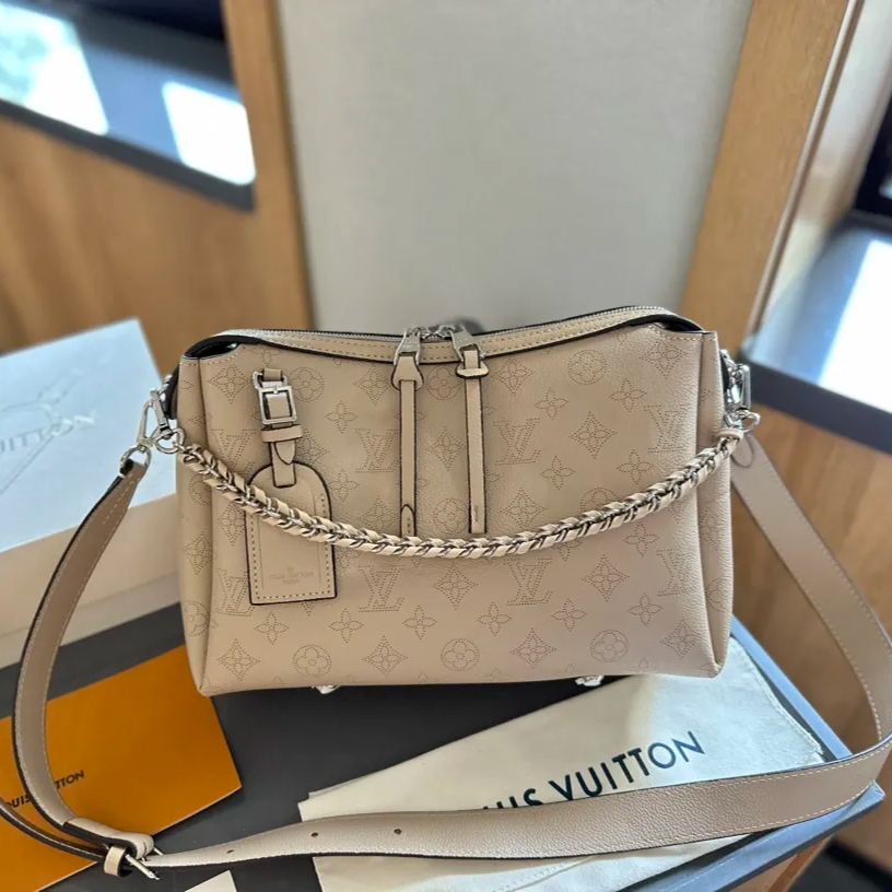 Louis Vuitton◇Lv ベラ トートバッグ