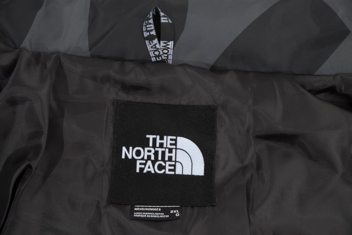 【The North Face】KAWS1996 ダウンジャケット ご好評に付き再入荷！