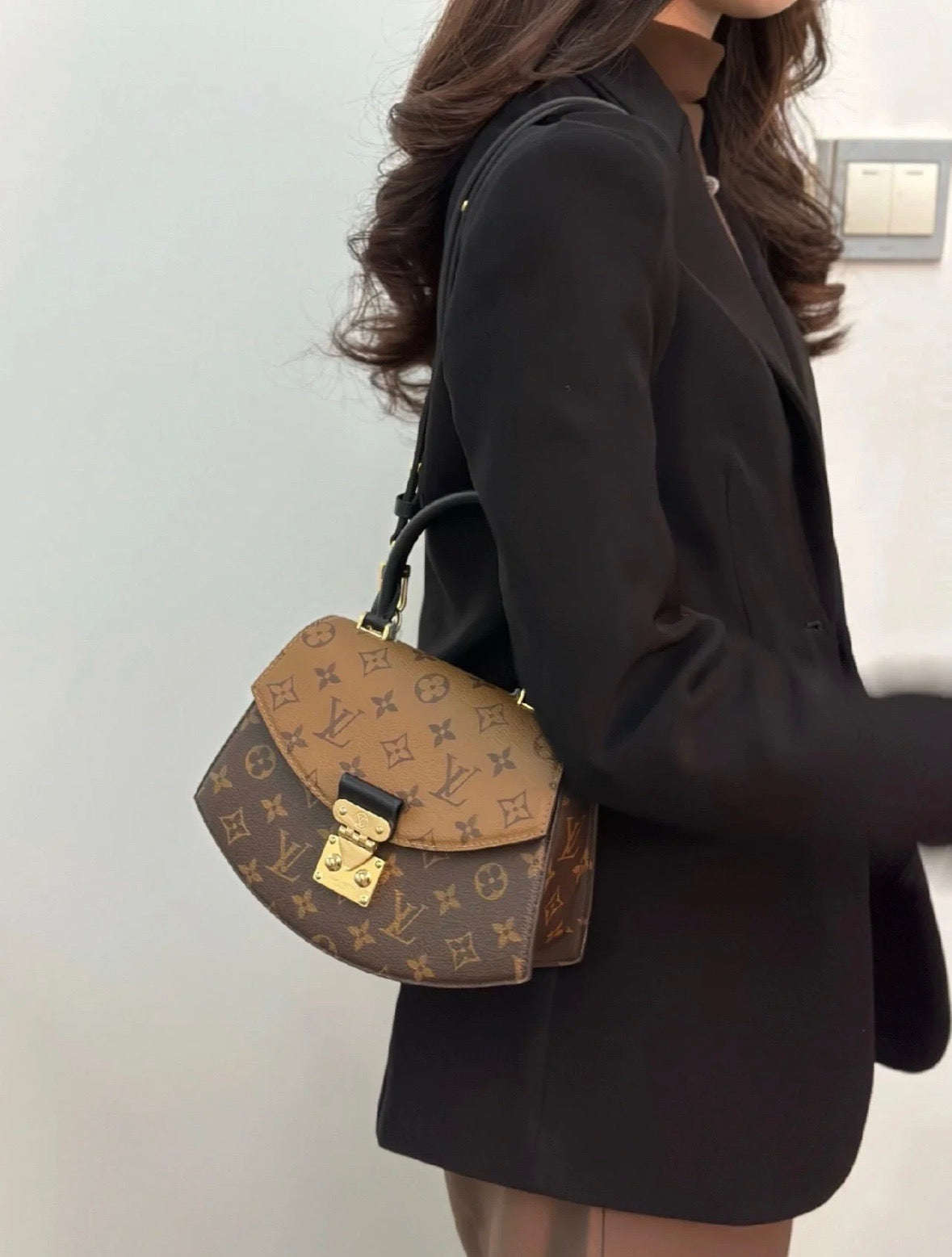 L&V ハンドバッグ スカラップデザイン