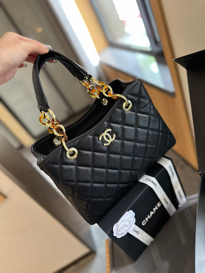 CHANEL 中世のダイヤモンド トートバッグ