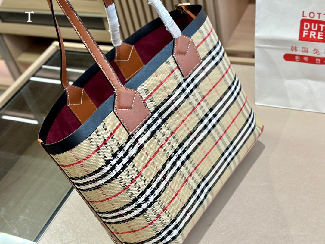 Burberry キャンバストートバッグ ストライプ柄 大容量 35*29cm