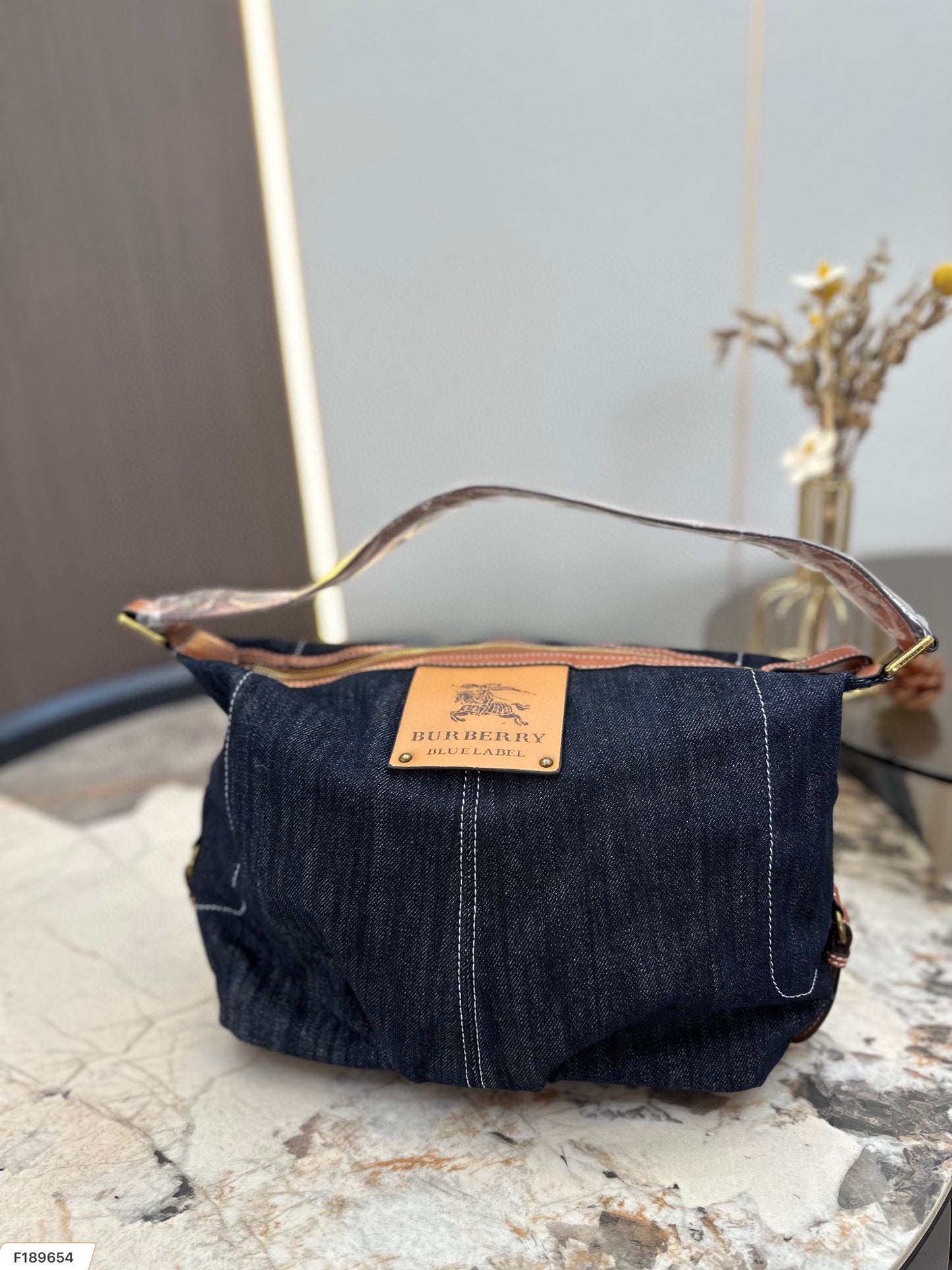 Burberry デニムブルー・ショルダーバッグ 26*22cm