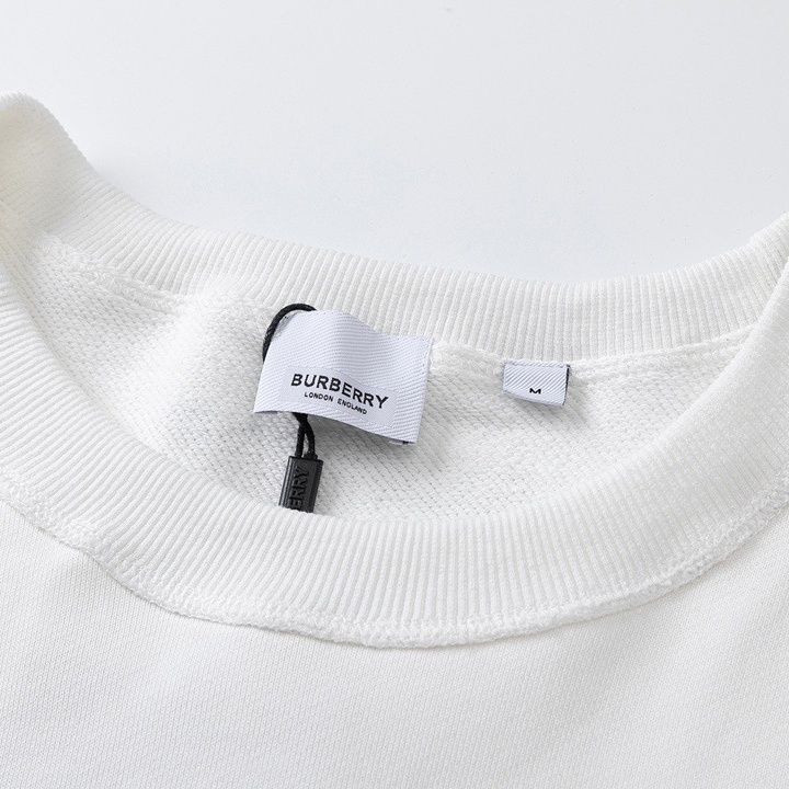 【 Burberry 旗艦店】ご好評に付き再入荷！！