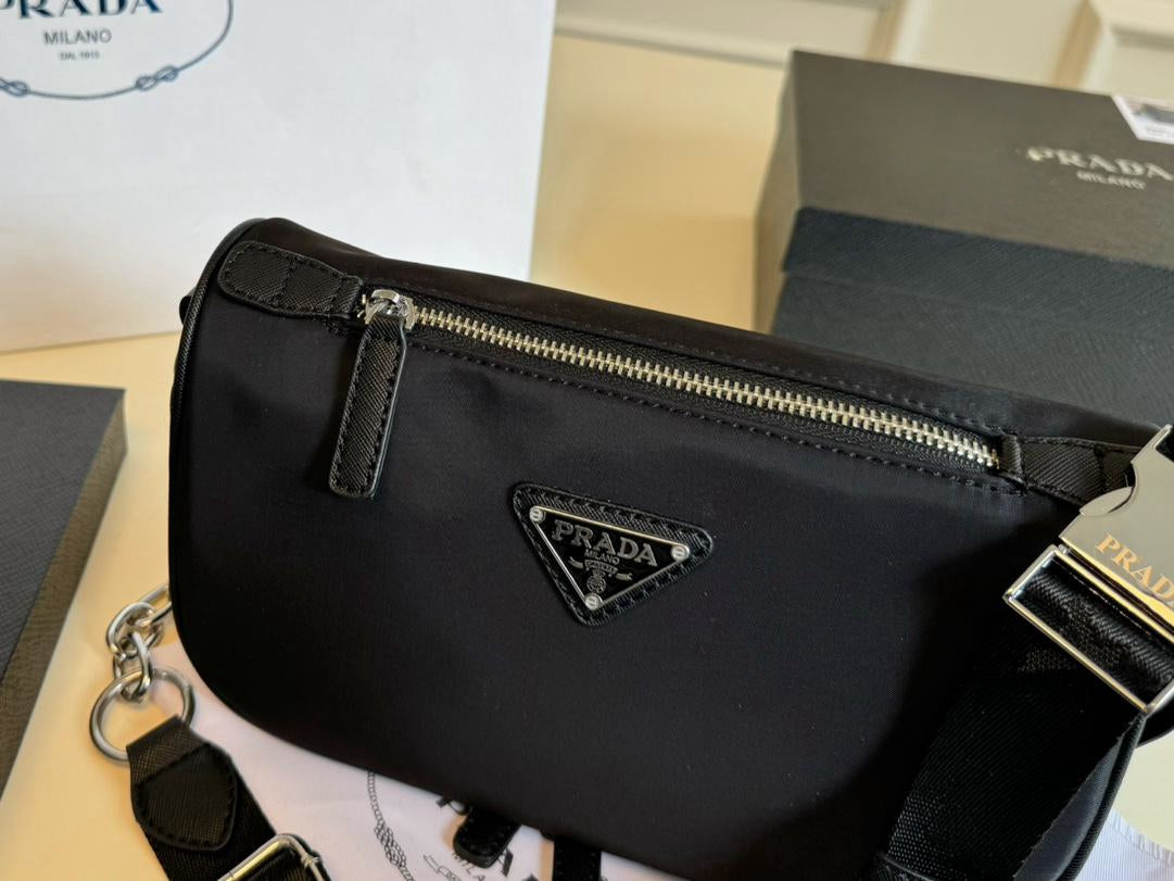 【PRADA 公式 旗艦店】プラダ 斜めがけバッグ 当日出荷 好評に付き再入荷！24*15CM 240719