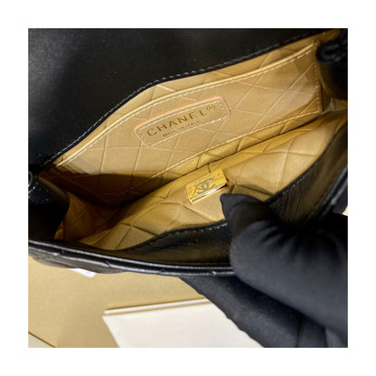 【入手困難】25ans雑誌掲載！中条あやみ愛用Chanel Pearls Charms Mini Flap Bag AS2978