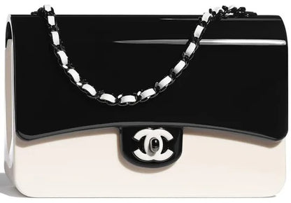 🔥今年のホットトピック! 😍中条あやみが愛用する限定版シャネル2021ミニ黒白アクリルバッグは日本で発売、めったにない購入チャンス！💓