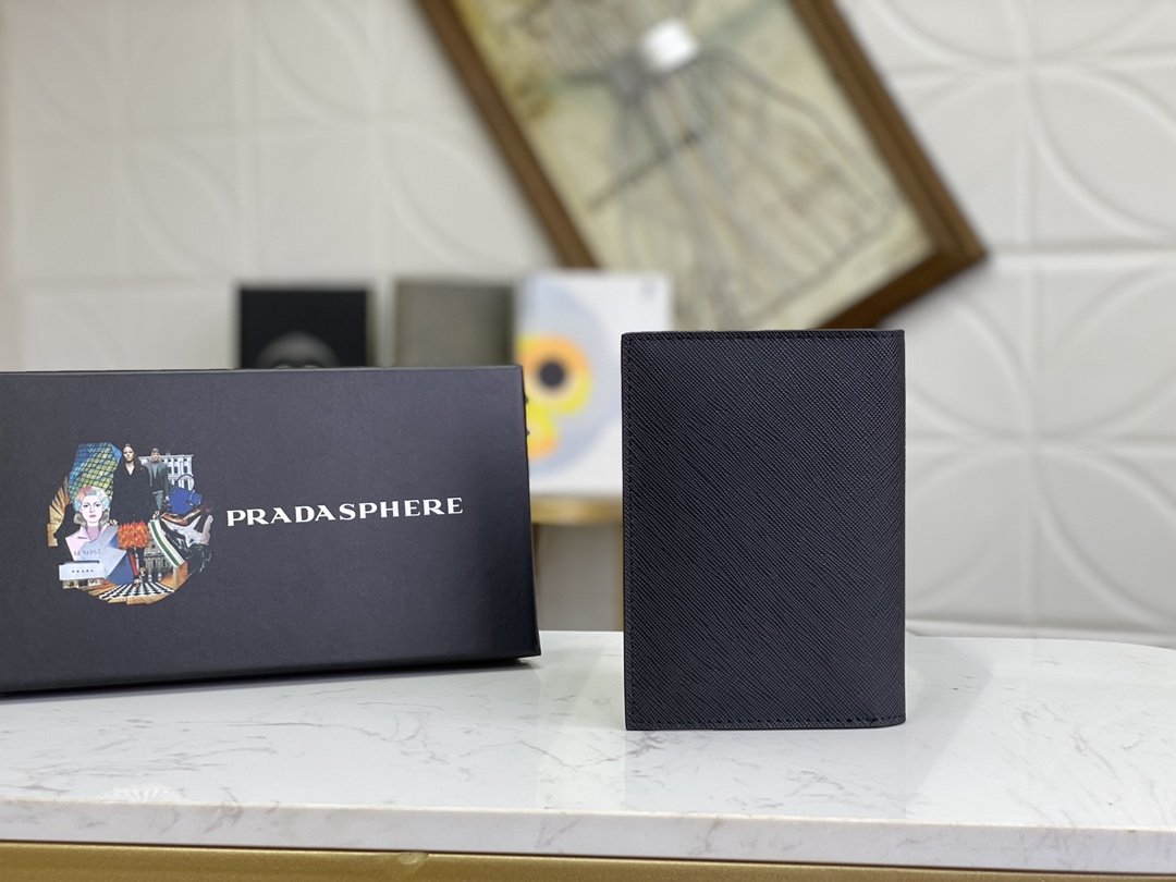 PRADA(プラダ) 財布9.5x14cm