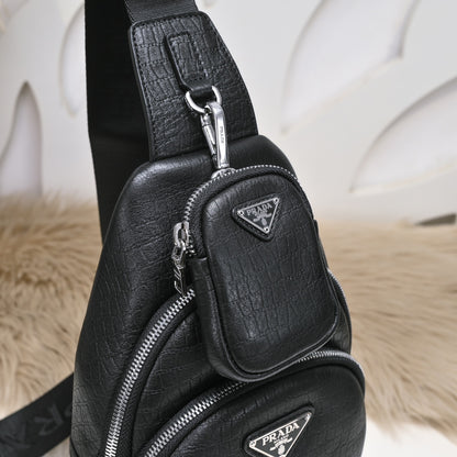 【 PRADA 公式旗艦店】プラダ 胸ポケット 当日出荷 好評に付き再入荷！27*18*7CM