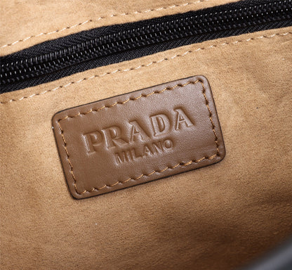 【PRADA 公式 旗艦店】プラダ 斜めがけバッグ 当日出荷 好評に付き再入荷！31*21*6CM