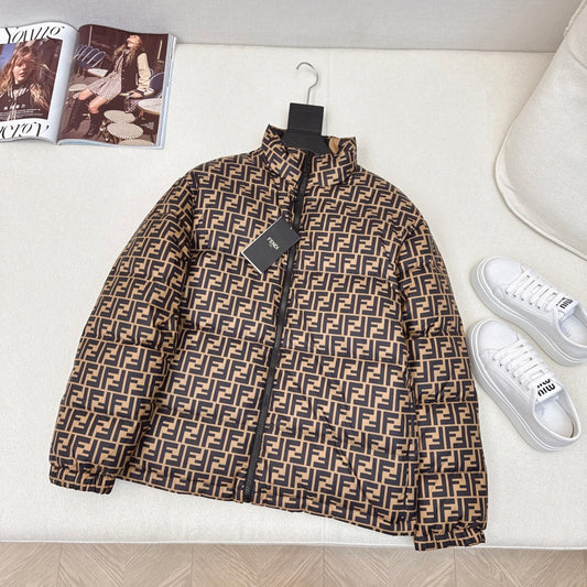 FENDI（フェンディ） 両面着可能ダウンジャケット ご好評に付き再入荷！