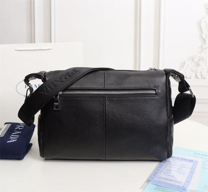 【PRADA 公式 旗艦店】プラダ 斜めがけバッグ 当日出荷 好評に付き再入荷！30*22*10CM