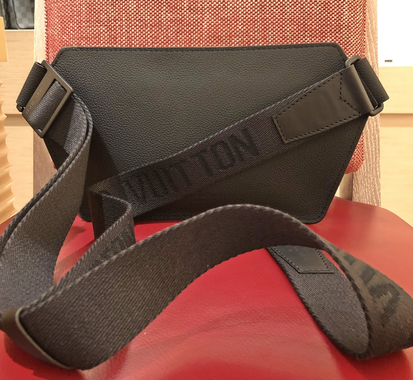 LOUIS VUITTON ルイヴィトン★最新作 バムバッグ NV★M57081