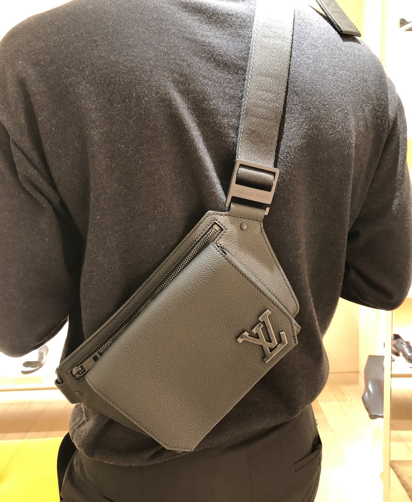 LOUIS VUITTON ルイヴィトン★最新作 バムバッグ NV★M57081