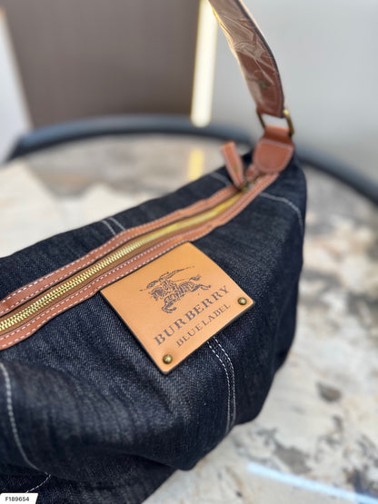 Burberry デニムブルー・ショルダーバッグ 26*22cm