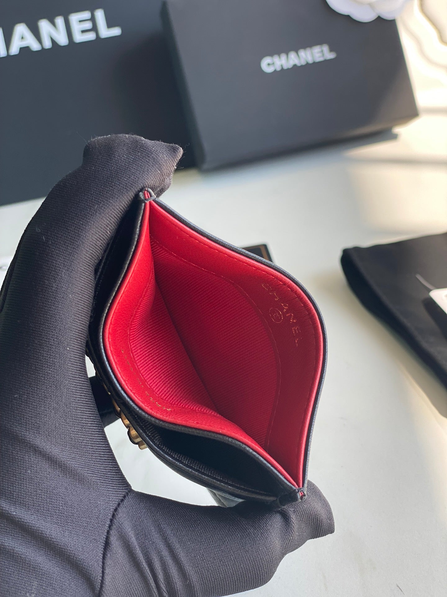 CHANEL 19 CARD HOLDER AP1167