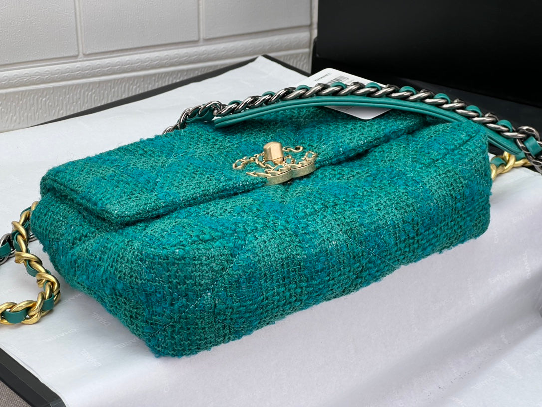 CHANEL 19 HANDBAG AS1161