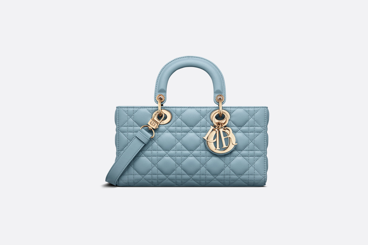 スターと同じバッグが欲しい？佐藤晴美さん、富岡佳子さん愛用している同項 のLADY D-JOY ミディアムバッグ！雑誌掲載で大人気！