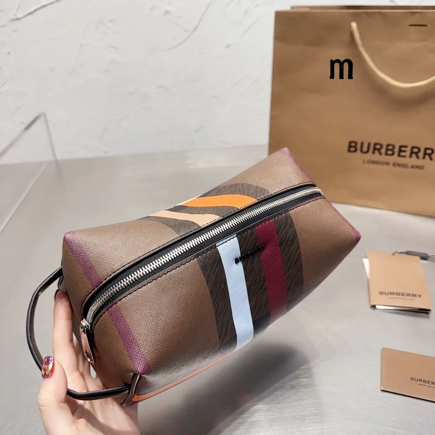 BURBERRY セカンドバッグ