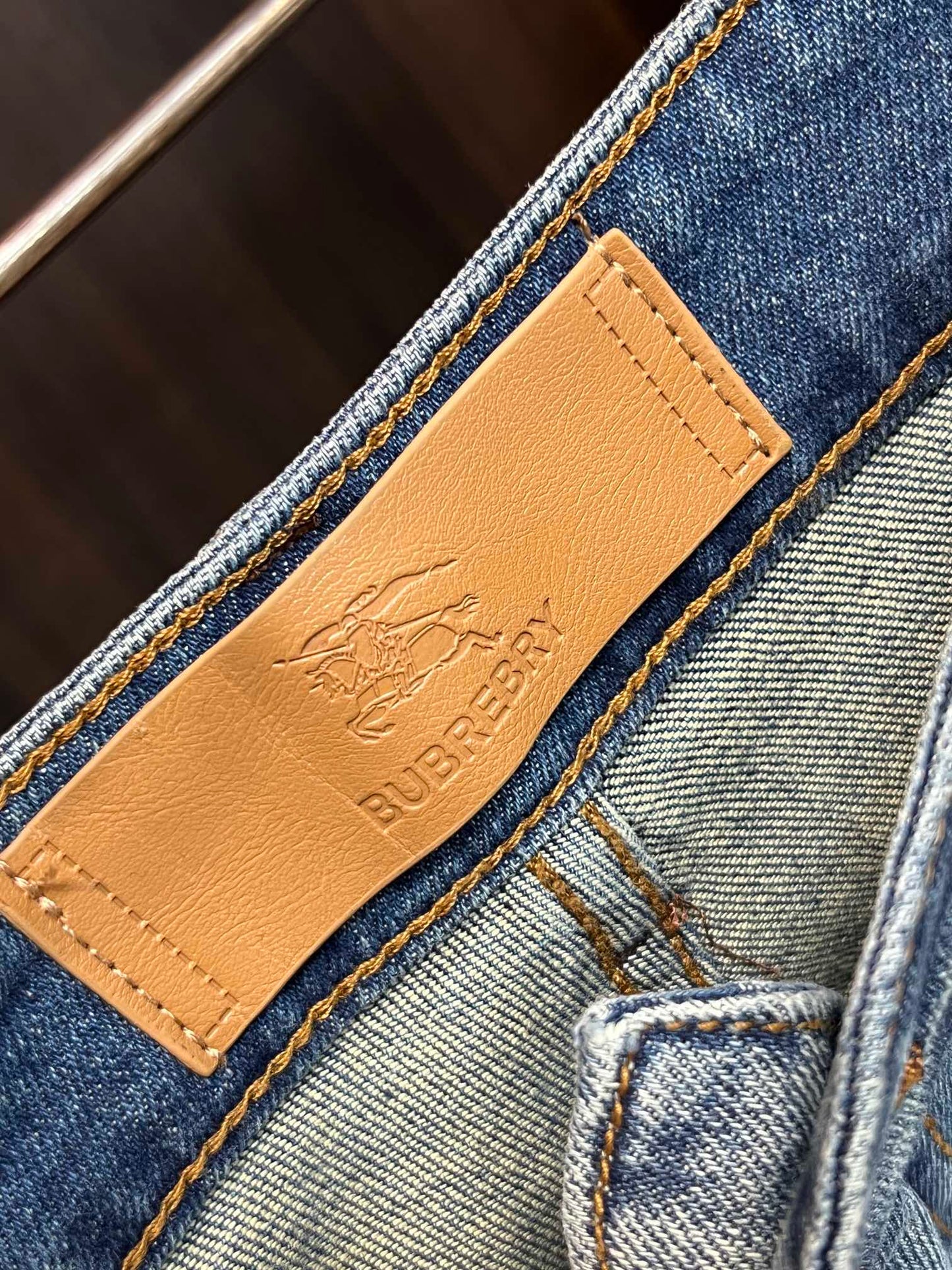 【Burberry】バーバリー トレンド メンズ おしゃれ カジュアル パンツ