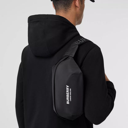 人気【BURBERRY】バーバリー ロゴ ソニー ナイロンバナナバッグ