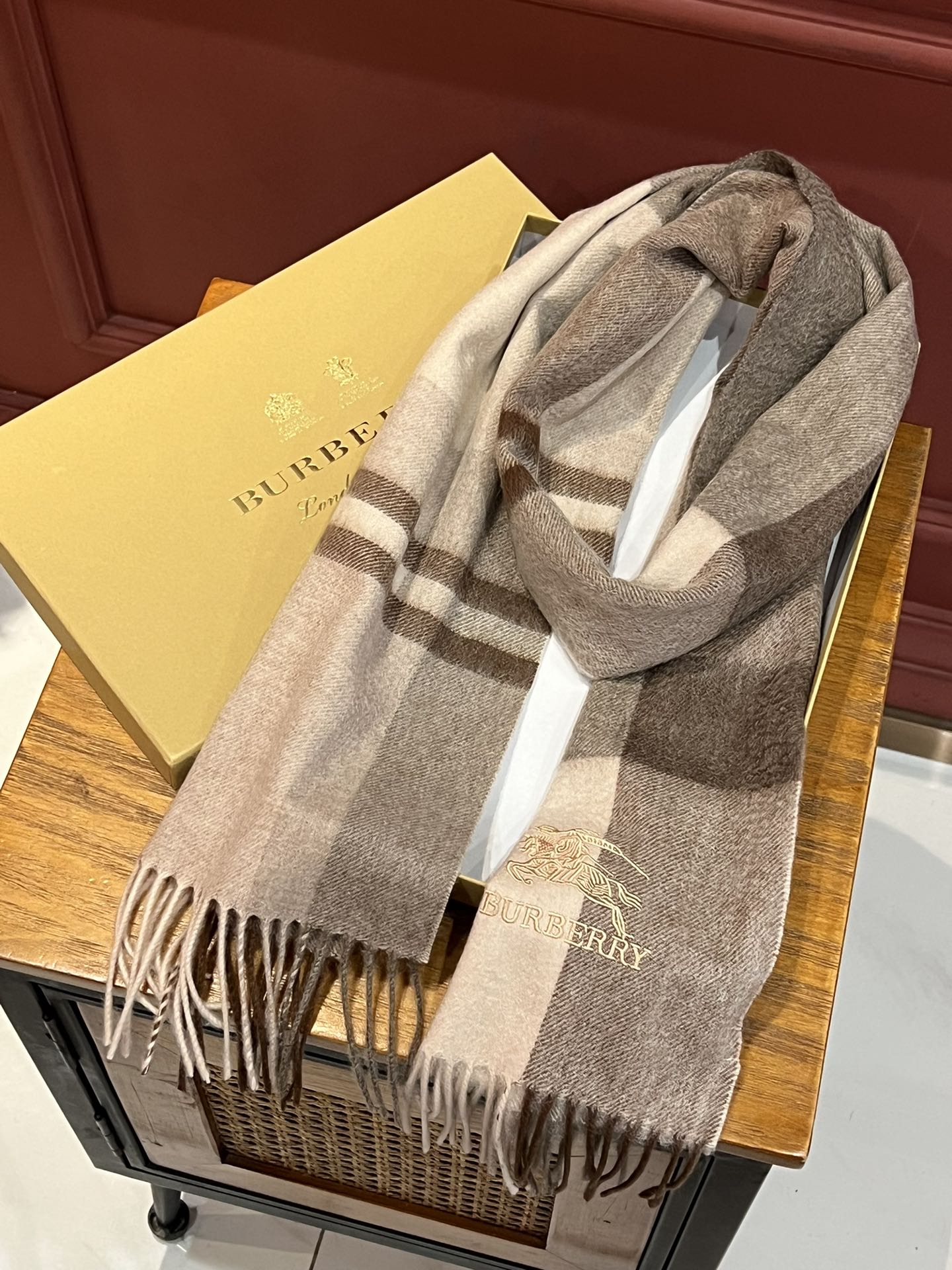 【BURBERRY バーバリー】スカーフ32*180CM 241108