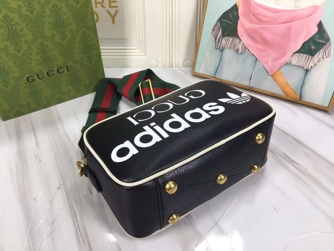 【GUCCI】アディダス x グッチ スモール カメラ バッグ