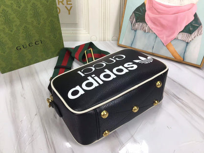 【GUCCI】アディダス x グッチ スモール カメラ バッグ