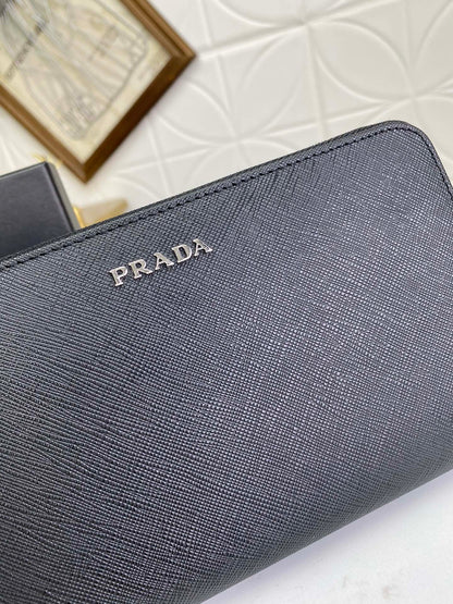 PRADA(プラダ) 財布 21x12cm