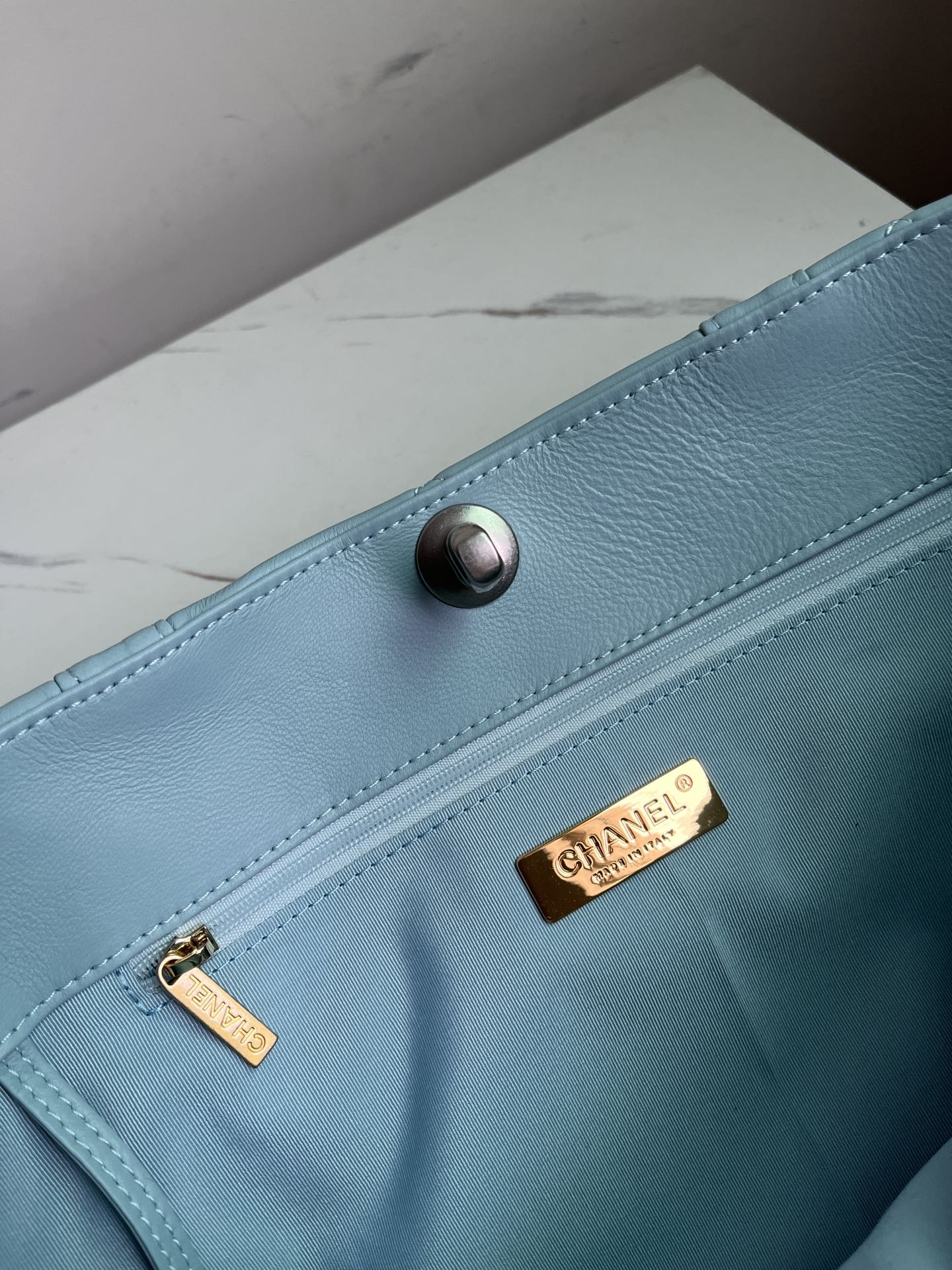 CHANEL 19 SHOPPING BAG 3360