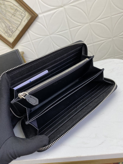 PRADA(プラダ) 財布19x12cm