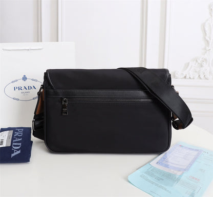 【PRADA 公式 旗艦店】プラダ 斜めがけバッグ 当日出荷 好評に付き再入荷！31*21*6CM