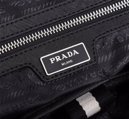 【PRADA 公式旗艦店】プラダ ハンドバッグ 当日出荷 好評に付き再入荷！40*36*13CM